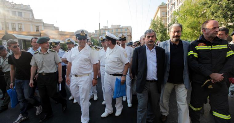 Σε νέα `μαζική κινητοποίηση` οι στρατιωτικοί,λόγω περικοπών! Τι μορφή θα έχει η νέα διαμαρτυρία