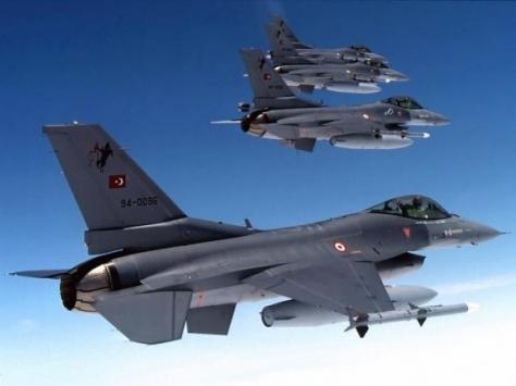 Η Τουρκία ψάχνει ευκαιρία να `χτυπήσει` στρατιωτικά τη Συρία.Πτήσεις F 16 στα σύνορα