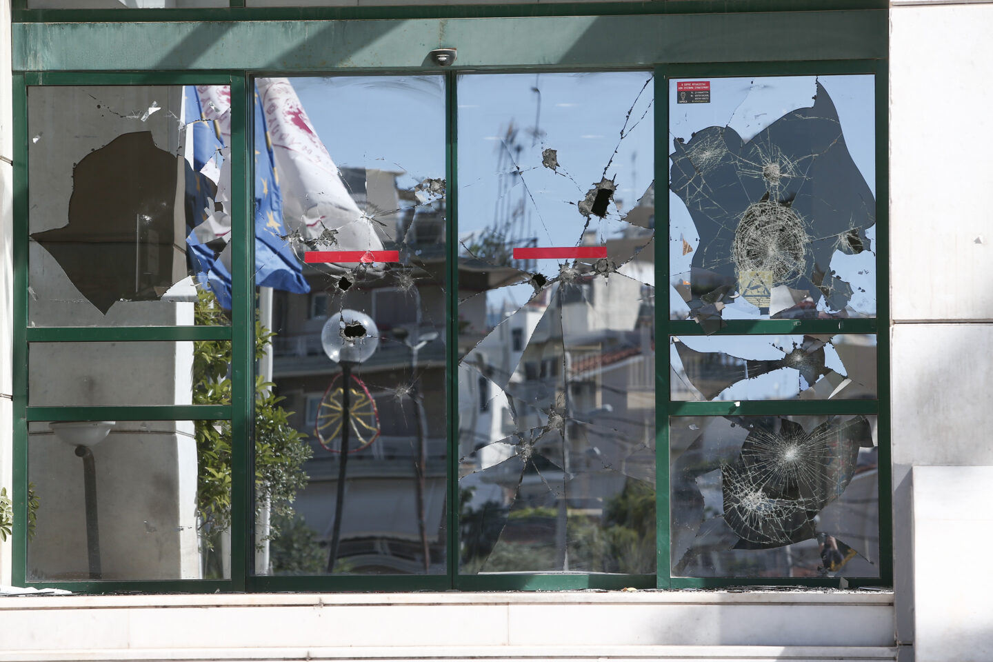 Ρουβίκωνας - επίθεση σε Δημαρχείο Ηλιούπολης