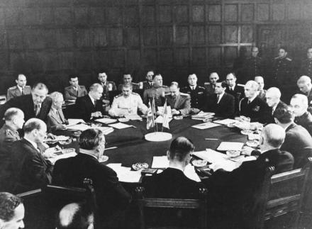 Σαν σήμερα: Το 1945 υπογράφεται η Διακήρυξη του Πότσνταμ