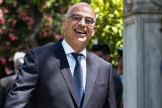 Δένδιας