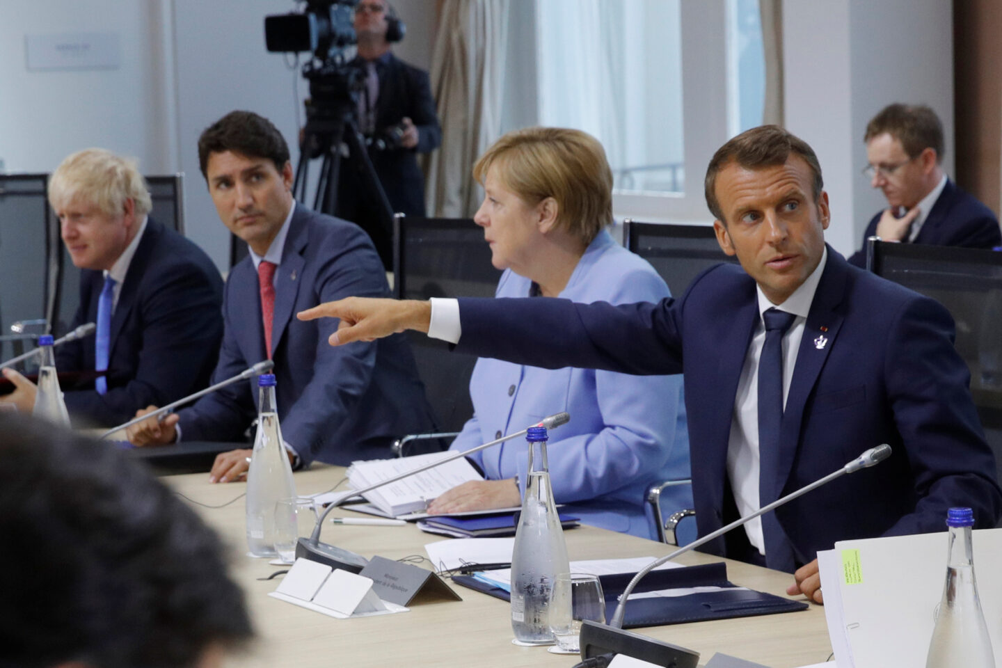 G7
