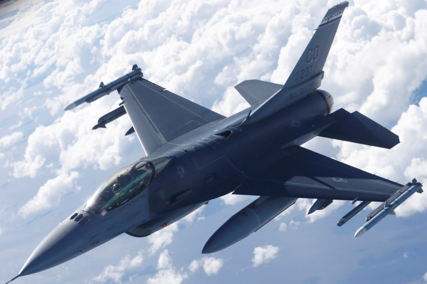 F-16