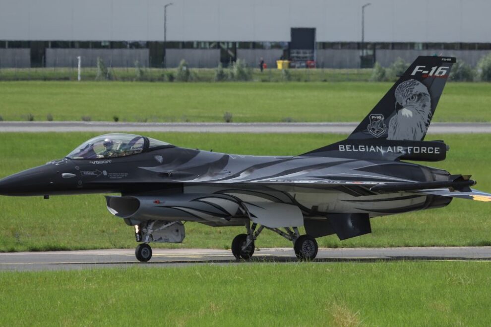 F-16
