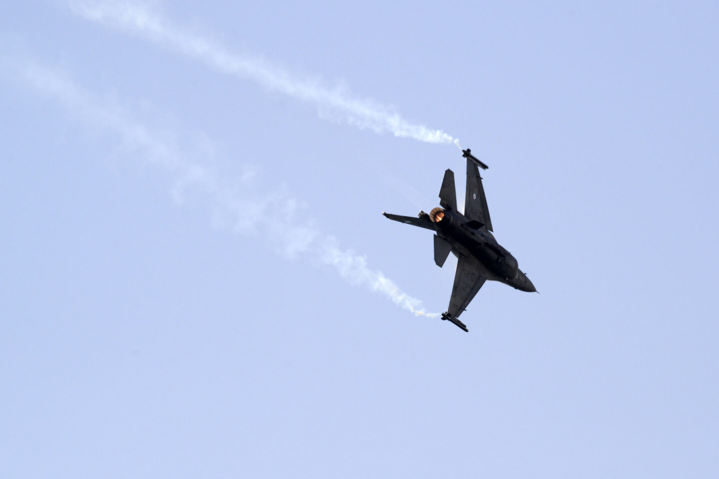 f-16