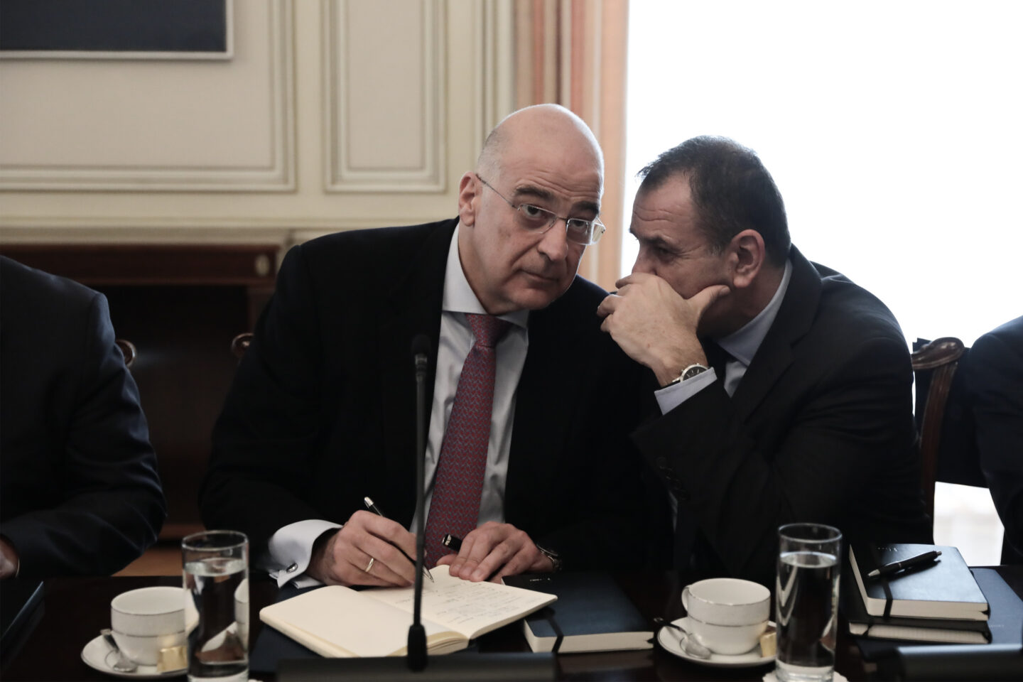 Δένδιας