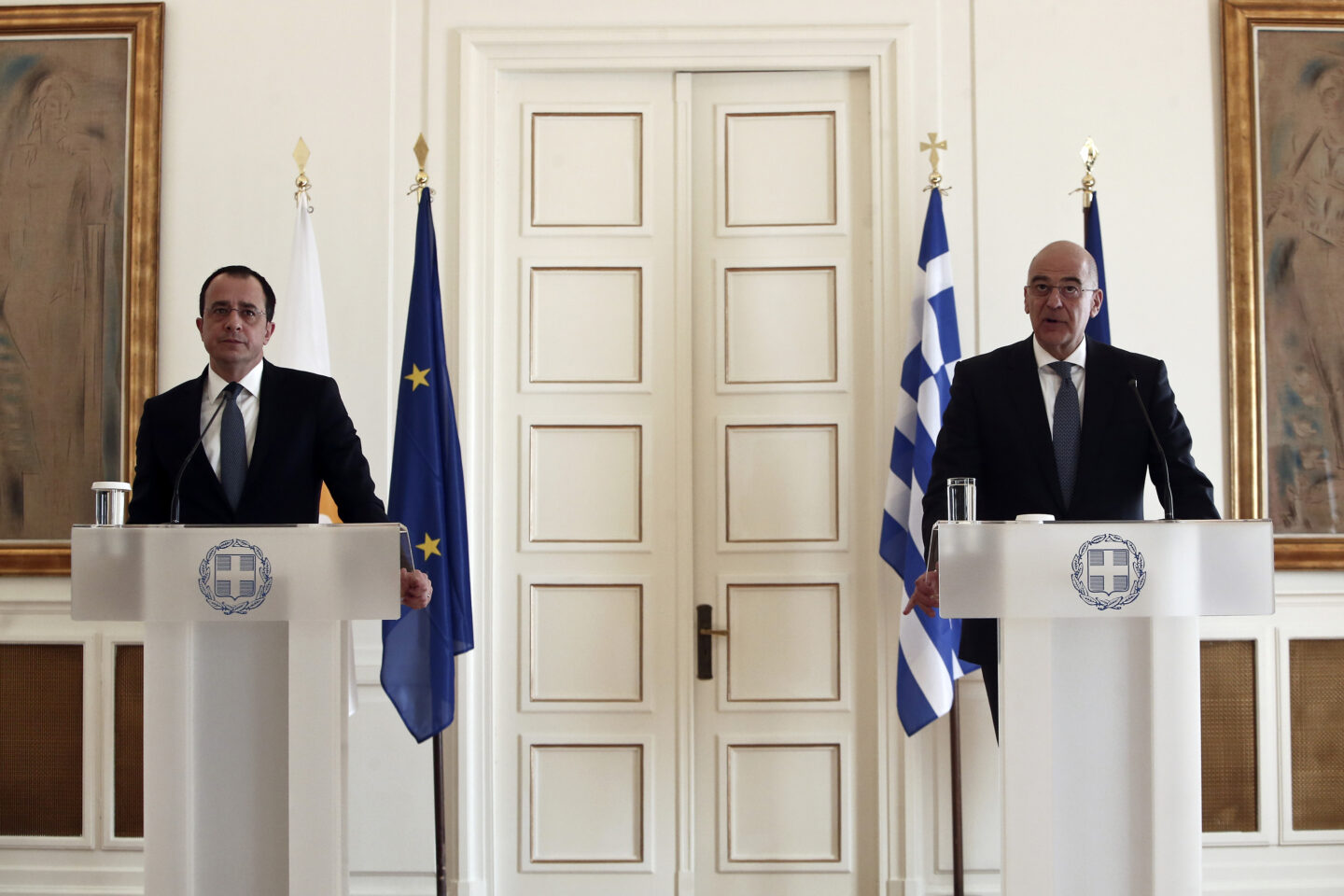 Δένδιας