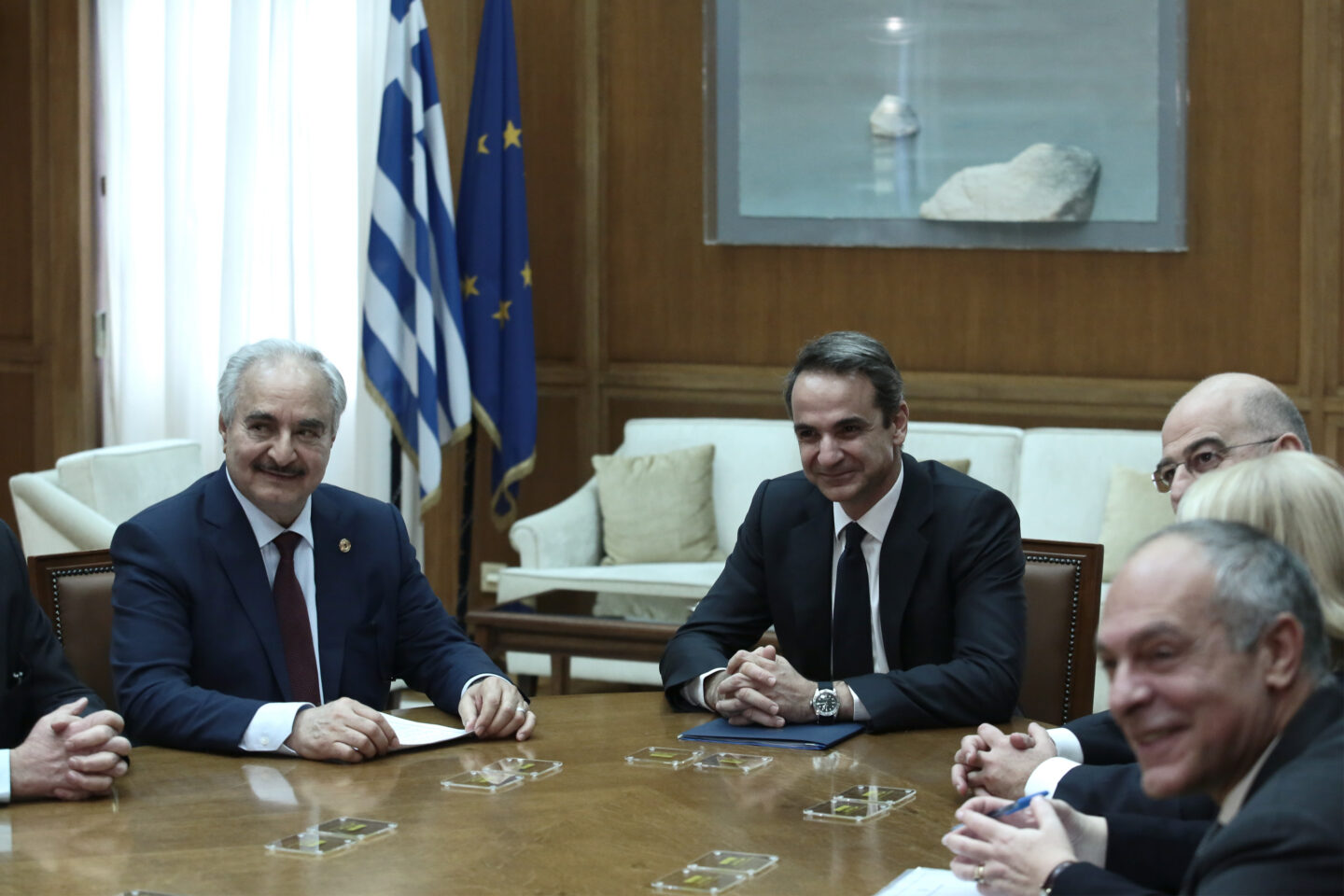 συνάντηση Μητσοτάκη - Χάφταρ