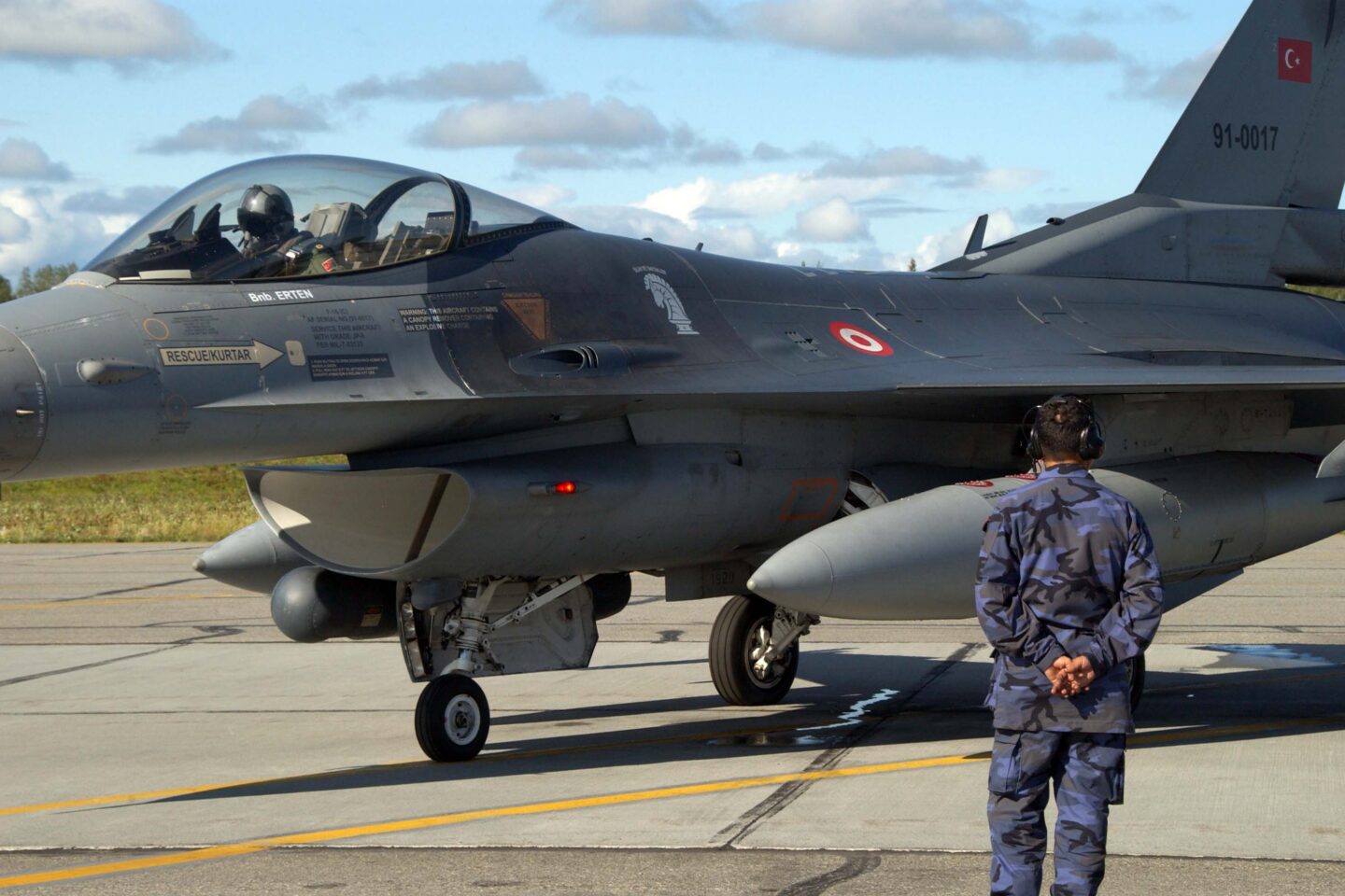 F-16