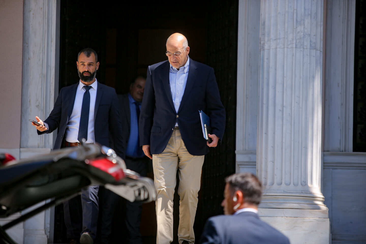 Κούτσης για Δένδια