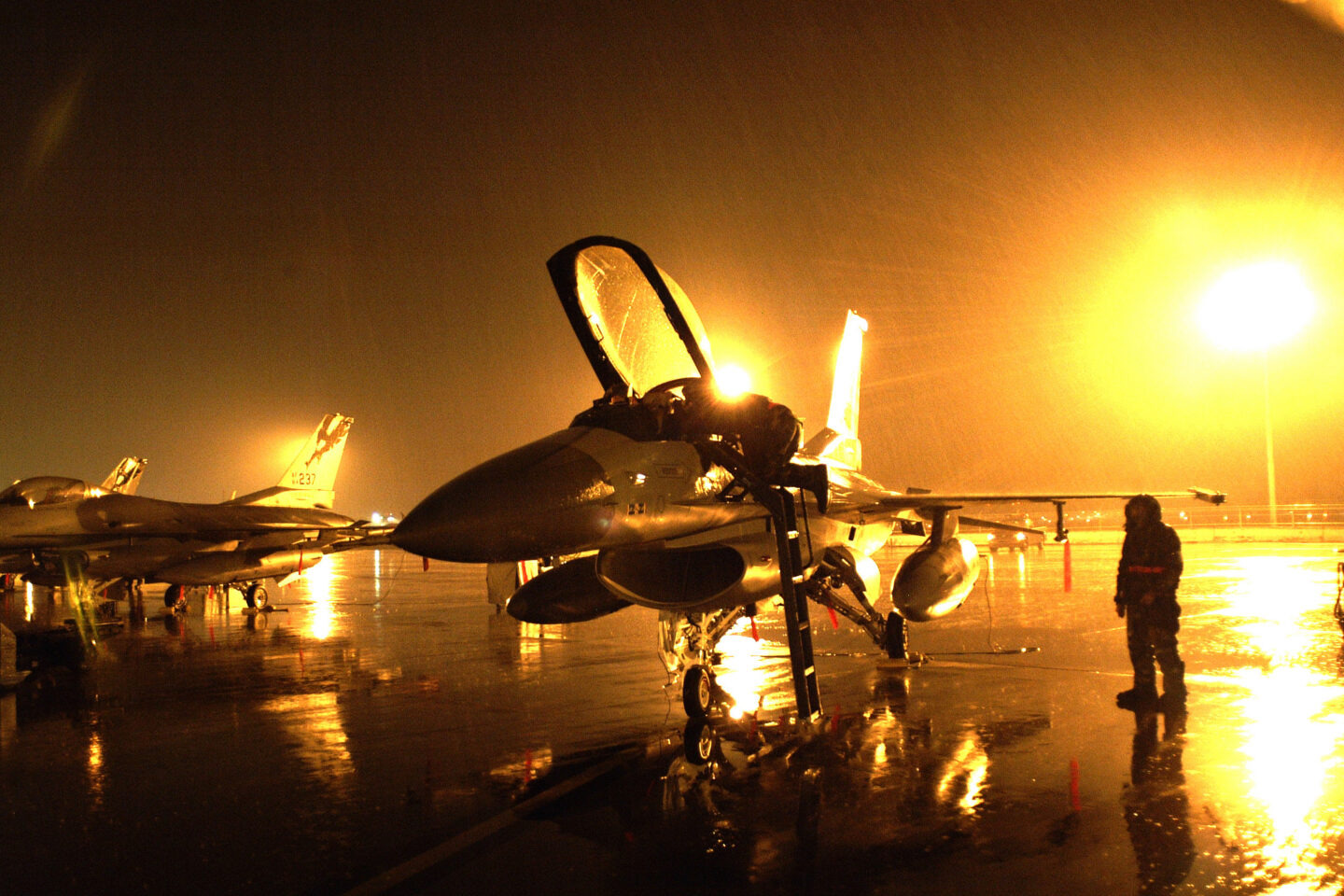 f-16