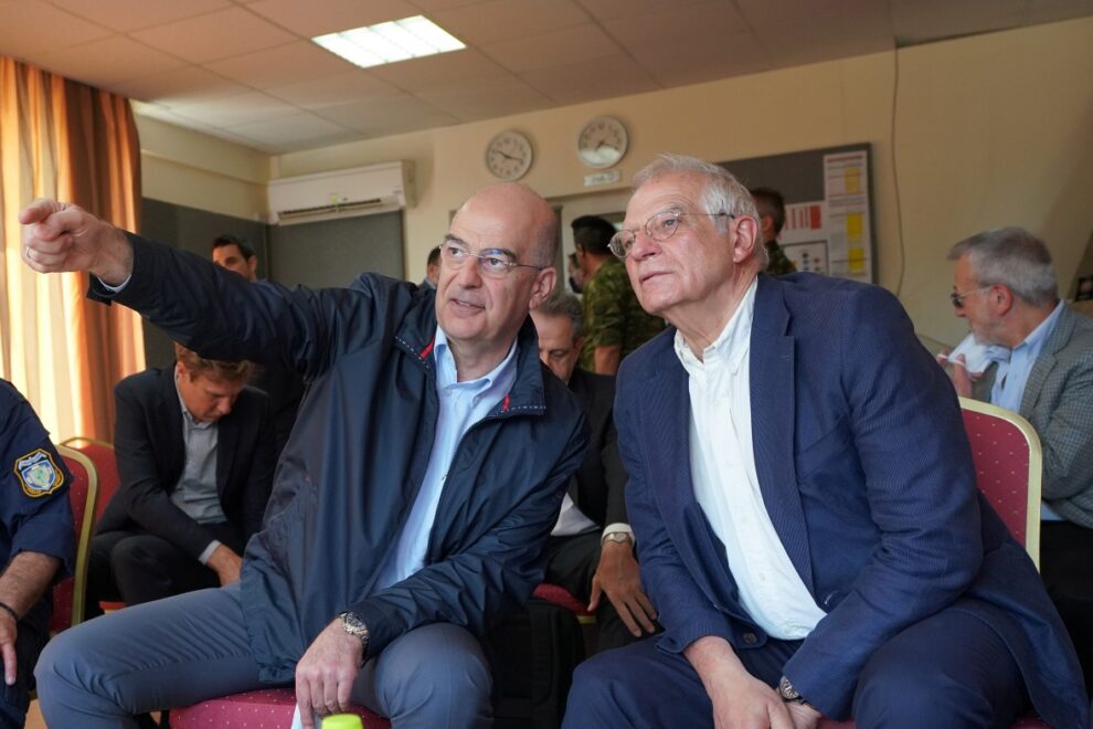 Δένδιας