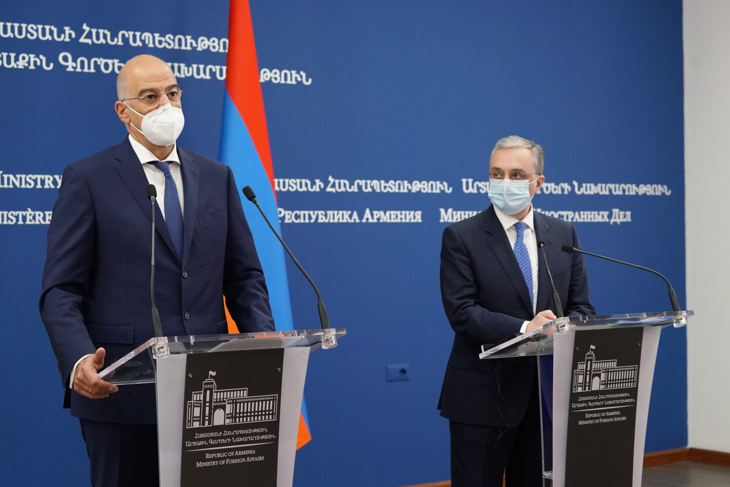 δένδιας