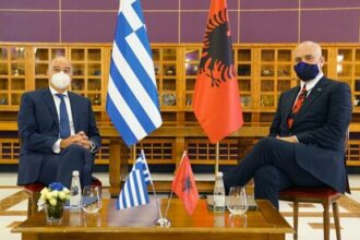 Δένδιας