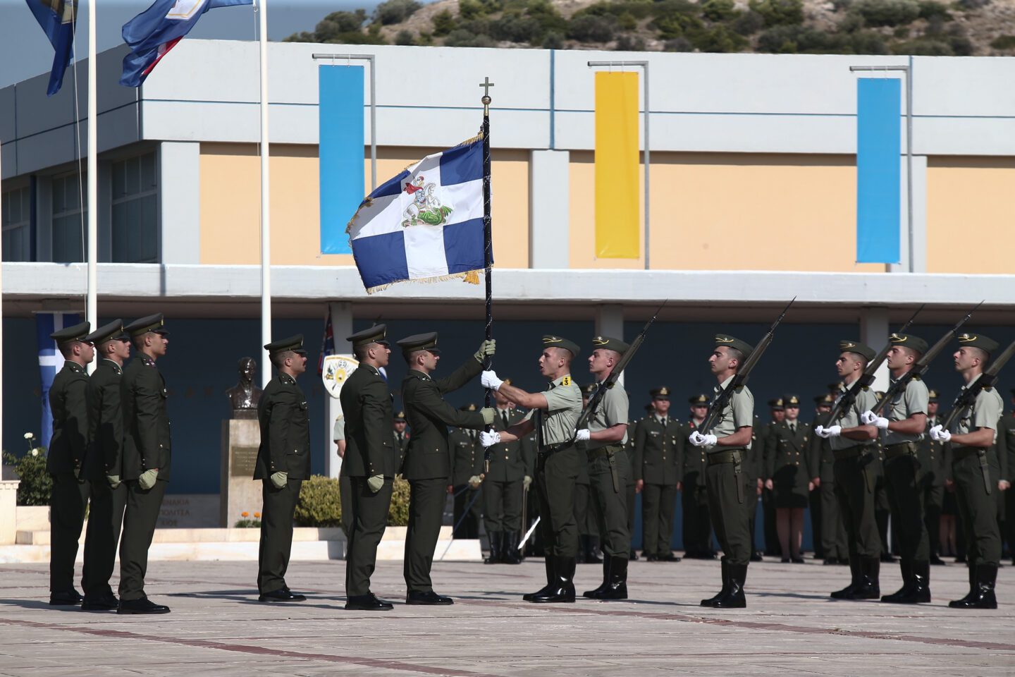 στρατιωτικές σχολές