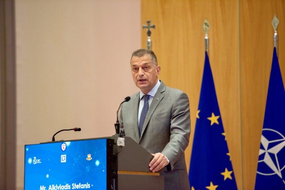 Στεφανής