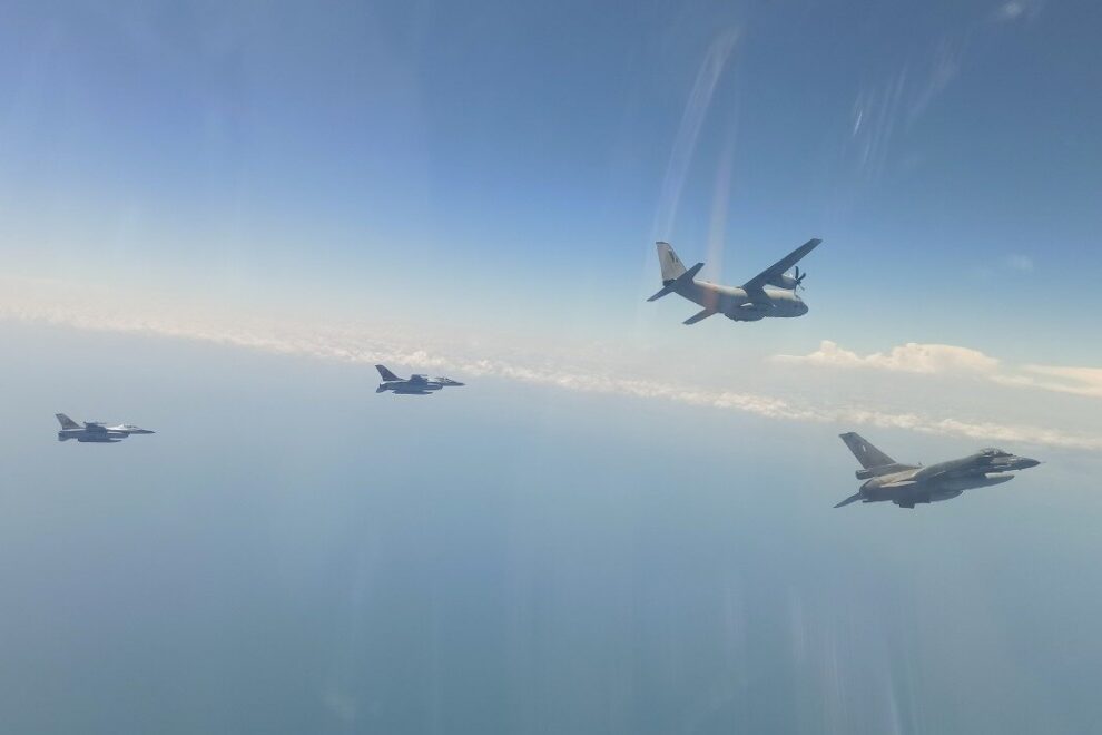 F-16