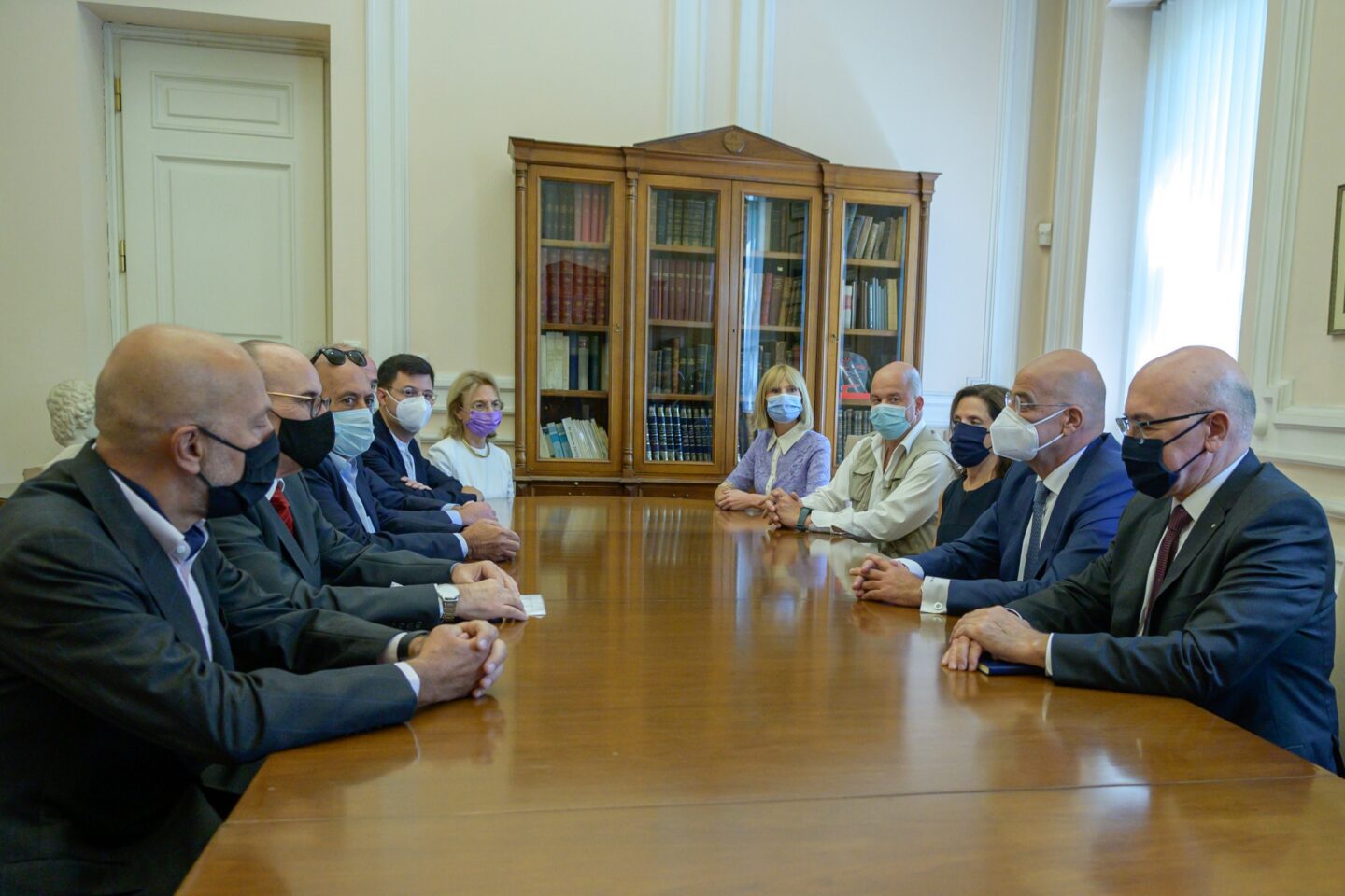 Δένδιας