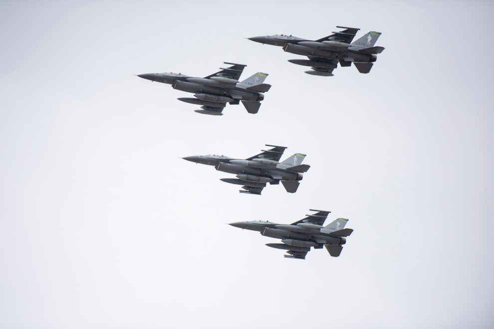 F-16