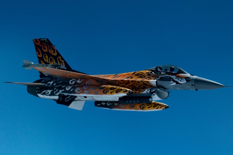 F-16