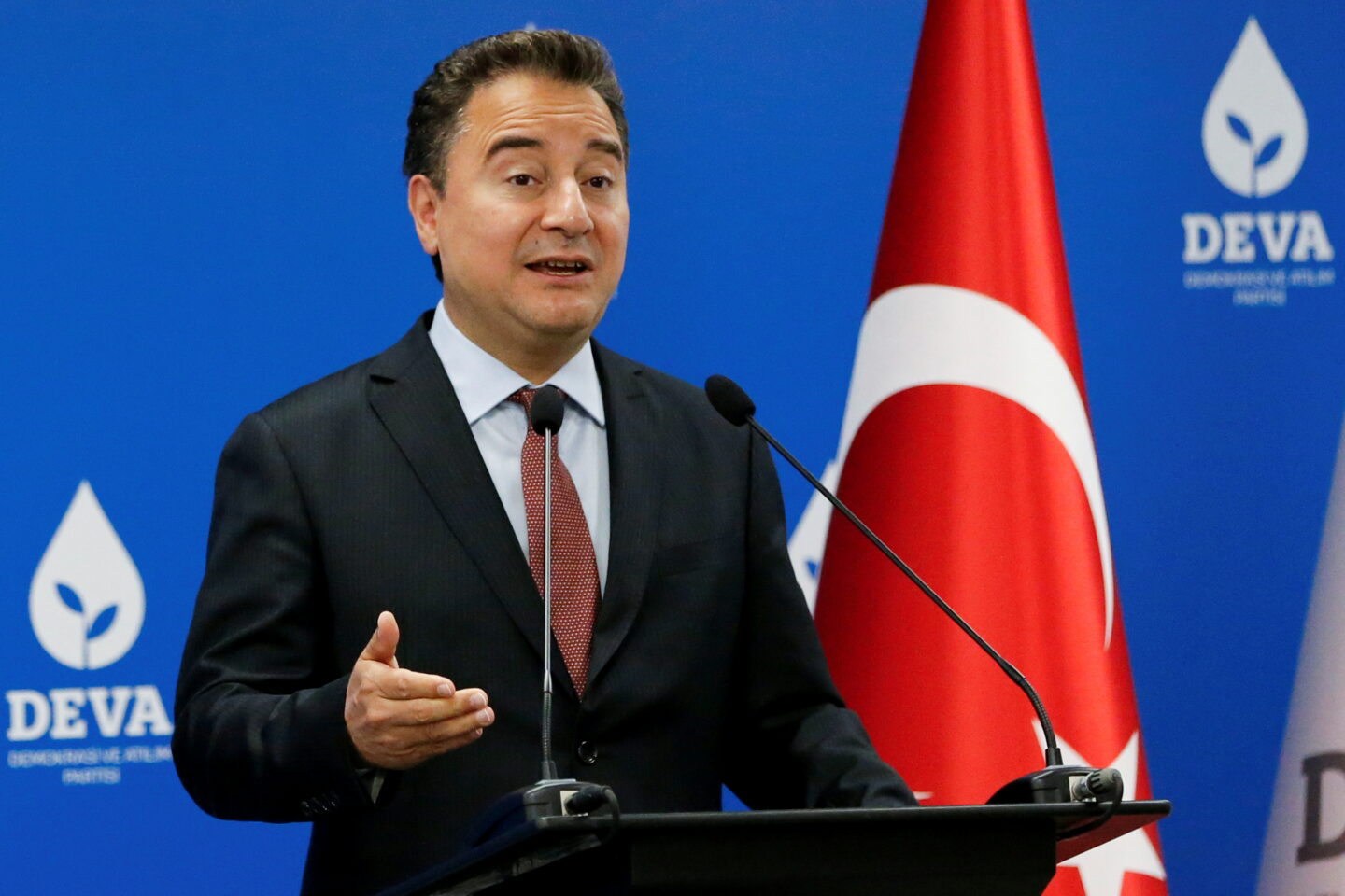 Τουρκία: Προφυλακίστηκε στέλεχος του κόμματος DEVA του Μπαμπατζάν – Κατηγορείται για κατασκοπεία