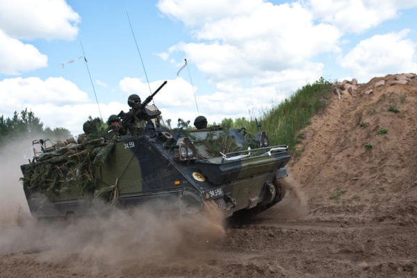 M113