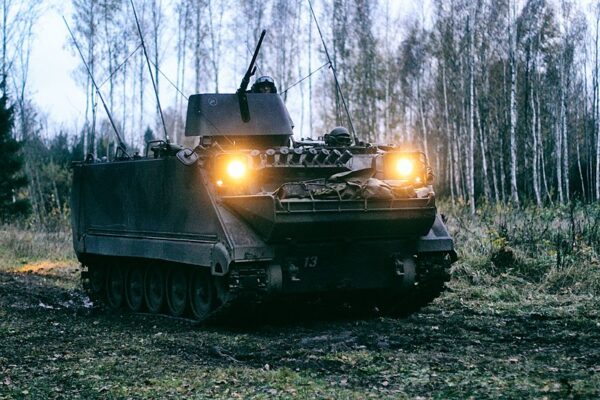 M113