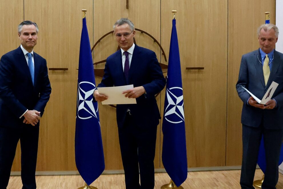 ΝΑΤΟ: Η Σουηδία και η Φινλανδία κατέθεσαν επισήμως αίτημα για την ένταξή τους στη Συμμαχία