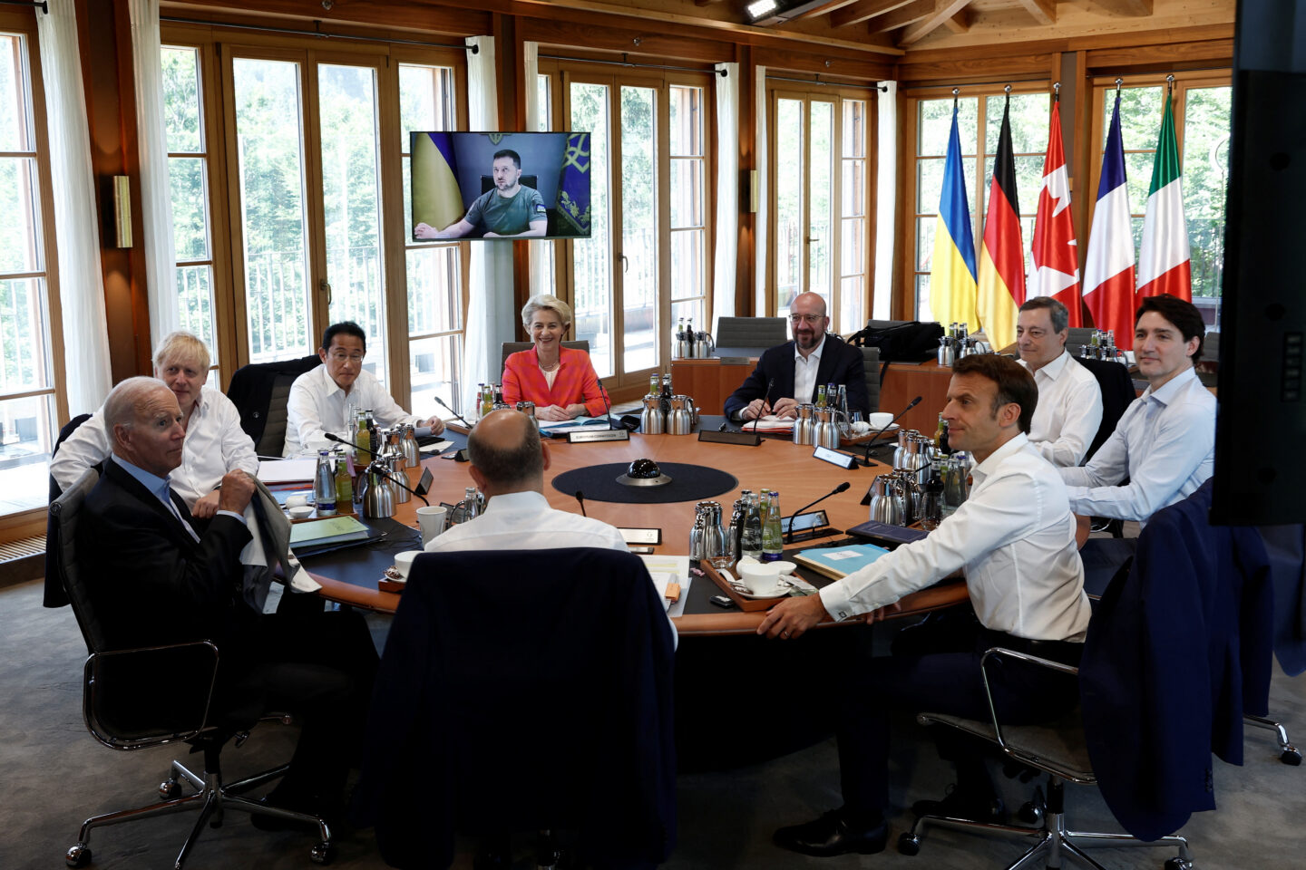 G7