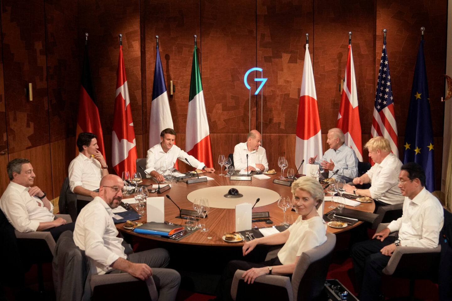 G7