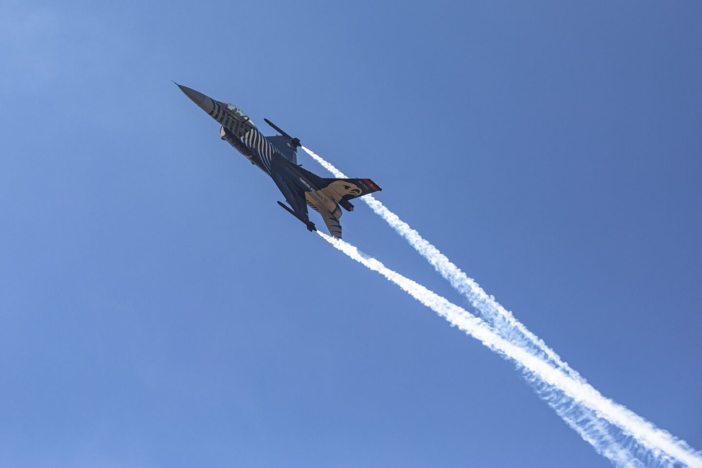 F-16