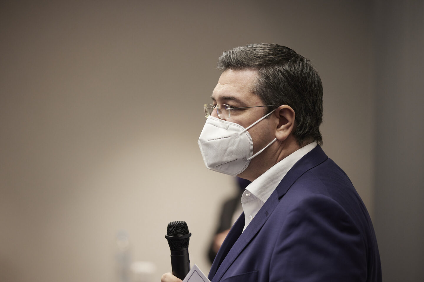 Απόστολος Τζιτζικώστας