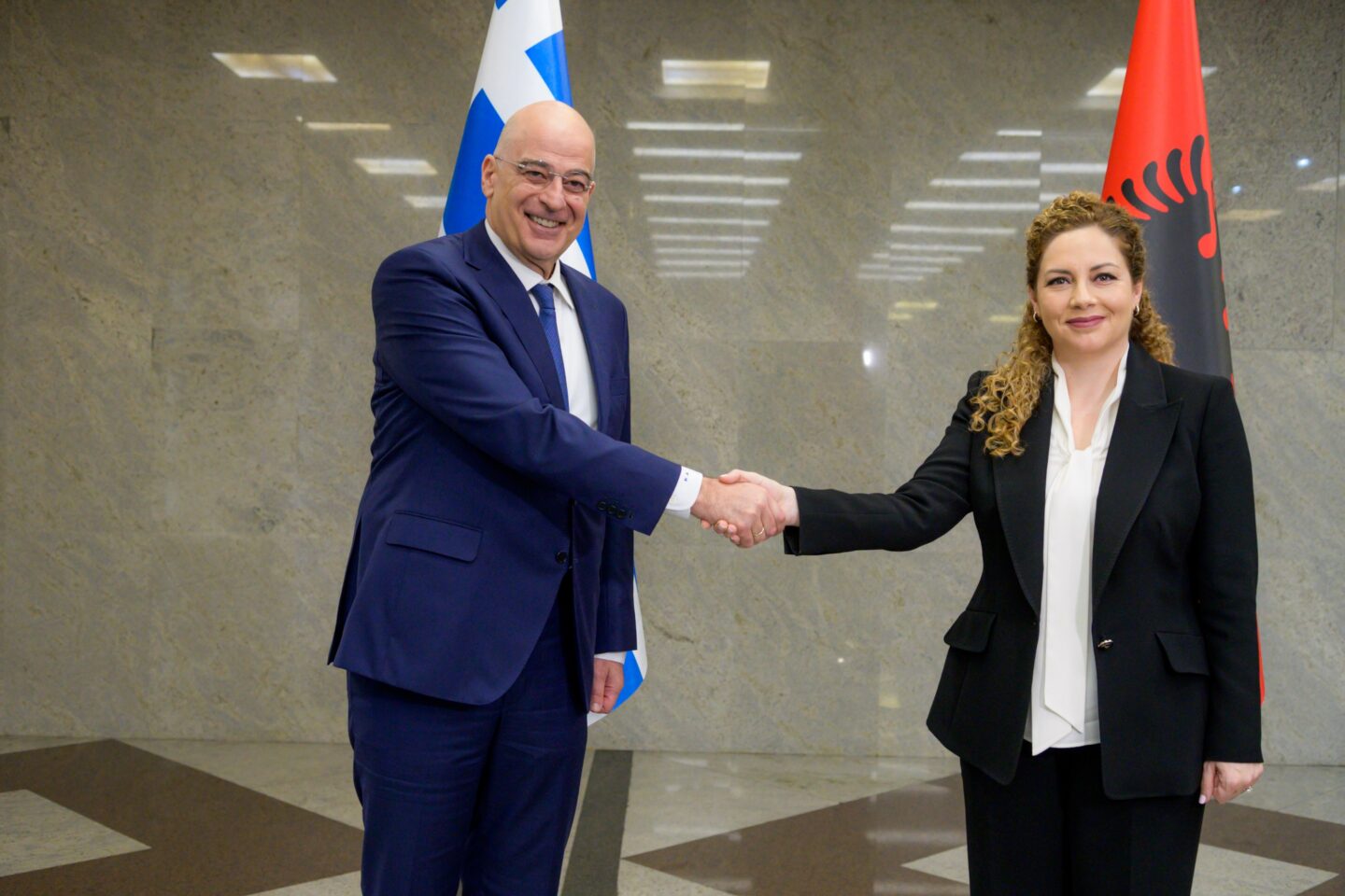 Δένδιας
