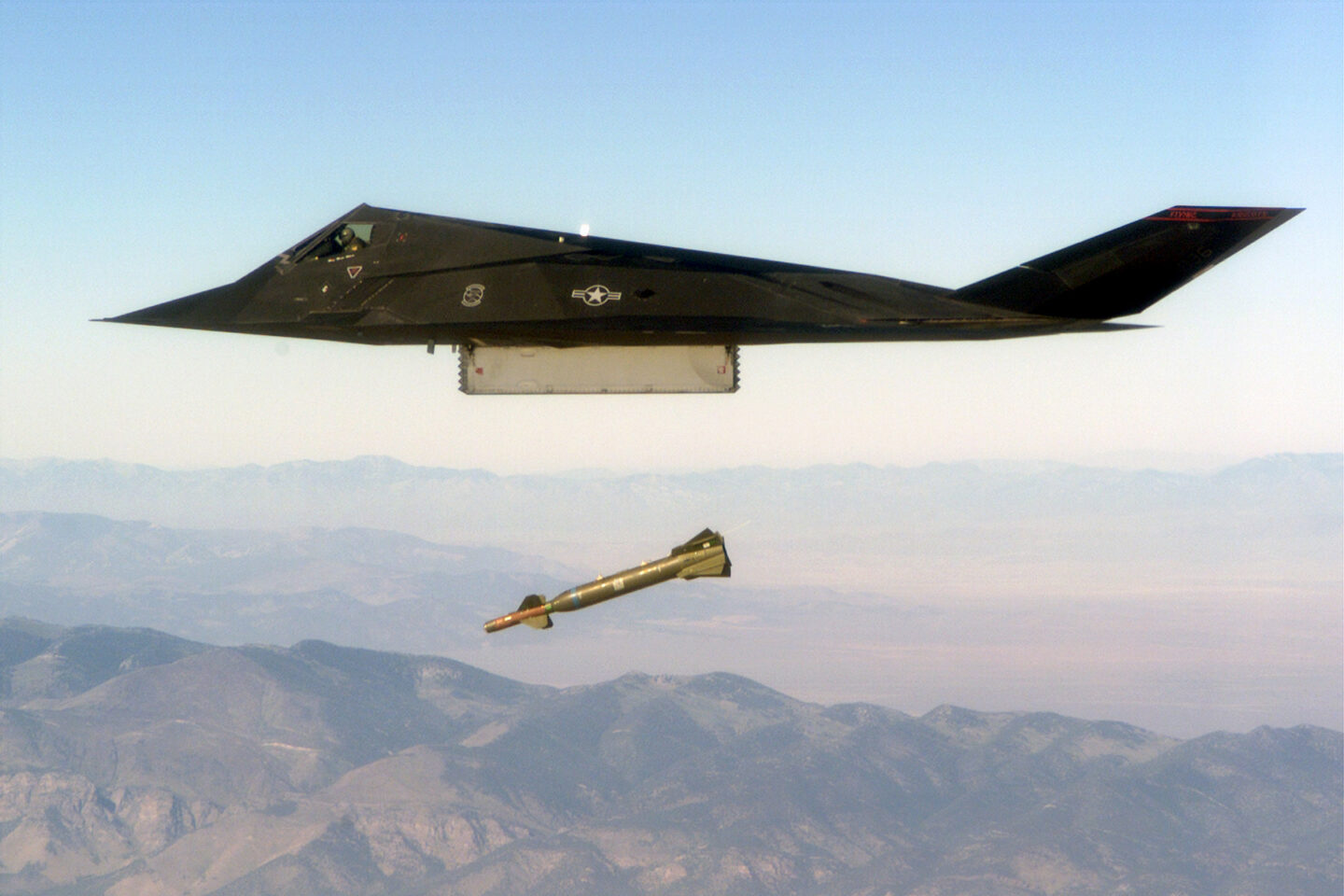 F-117A