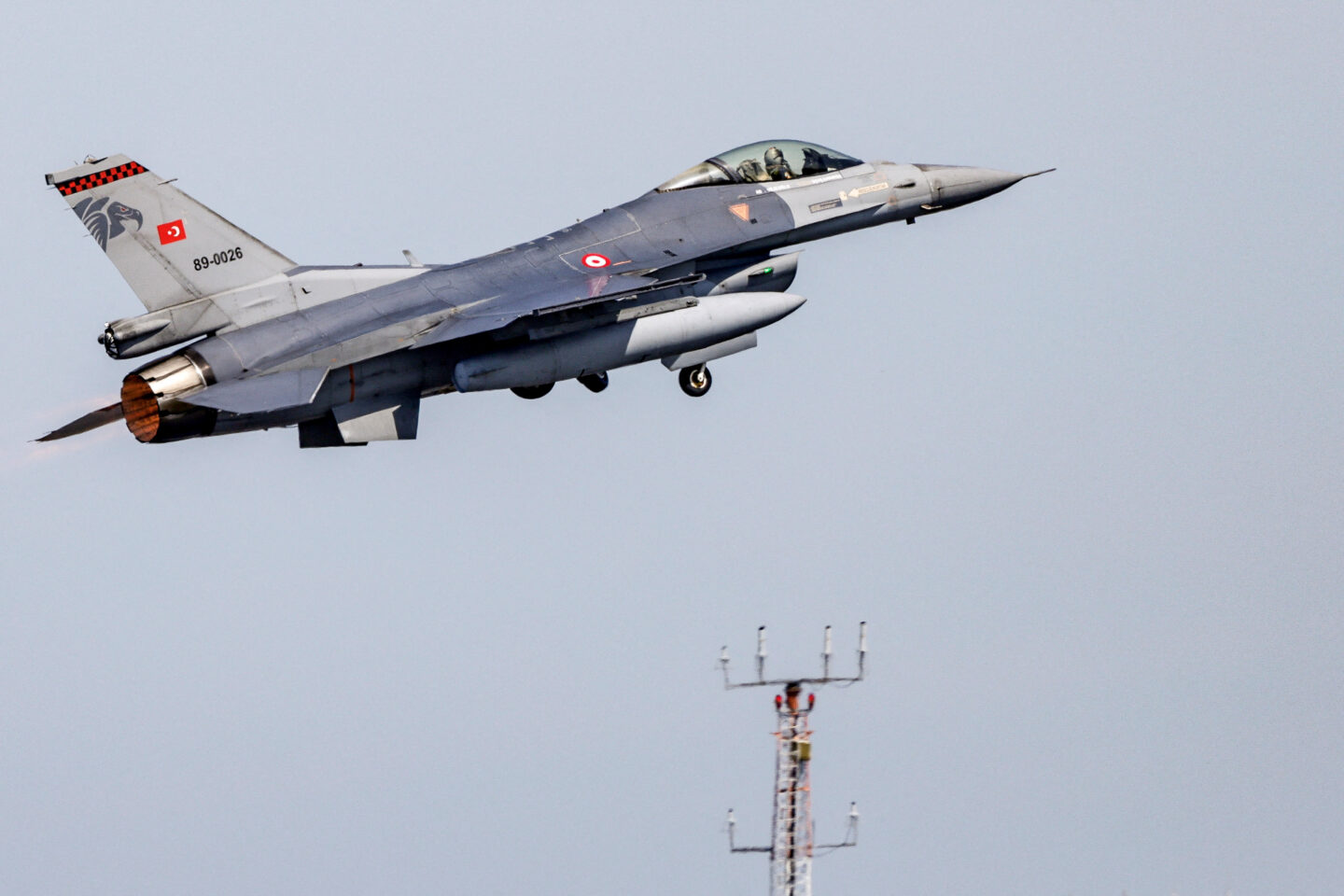 F-16