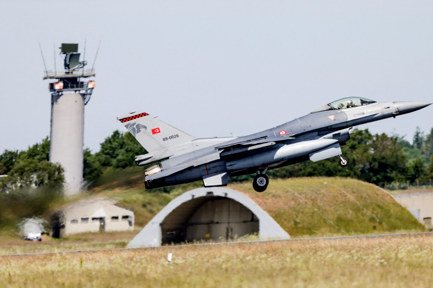 F-16