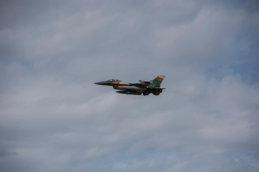 F-16