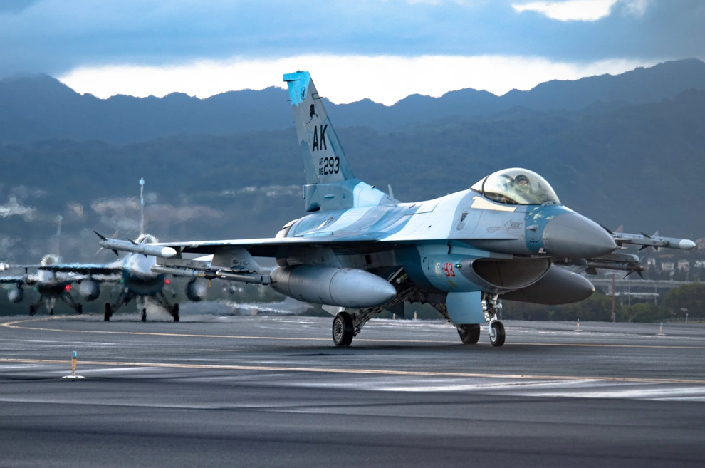 F-16