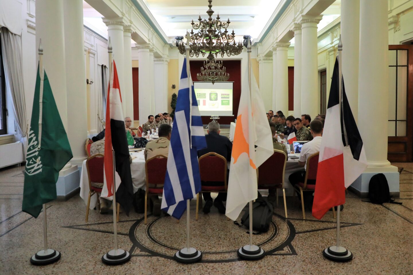 ΜΕΔΟΥΣΑ 13
