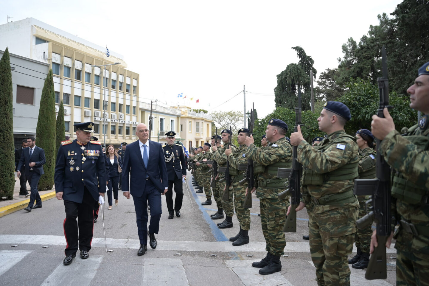 Δένδιας