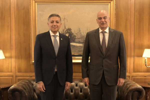 Δένδιας