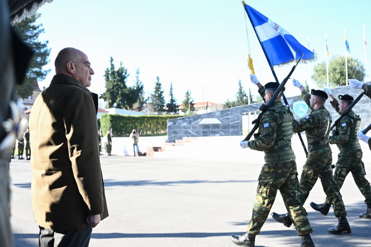 Δένδιας