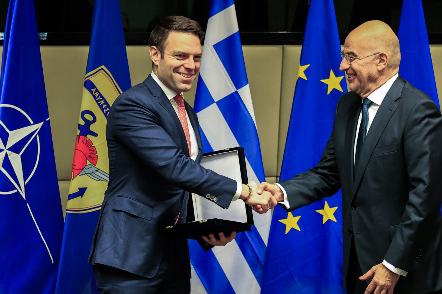 Δένδιας