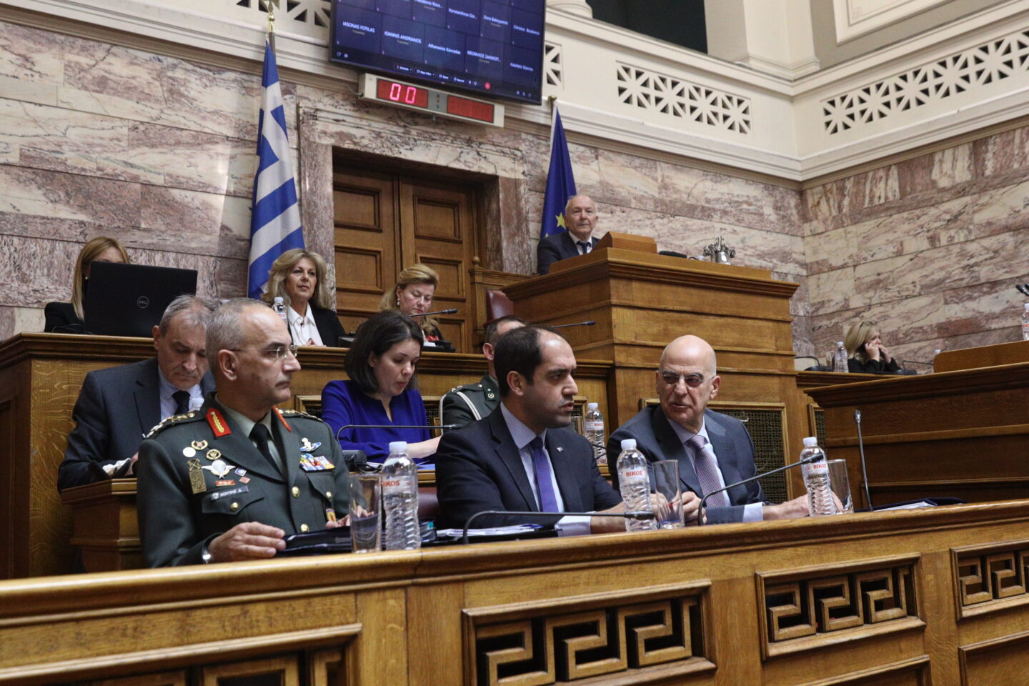 Δένδιας