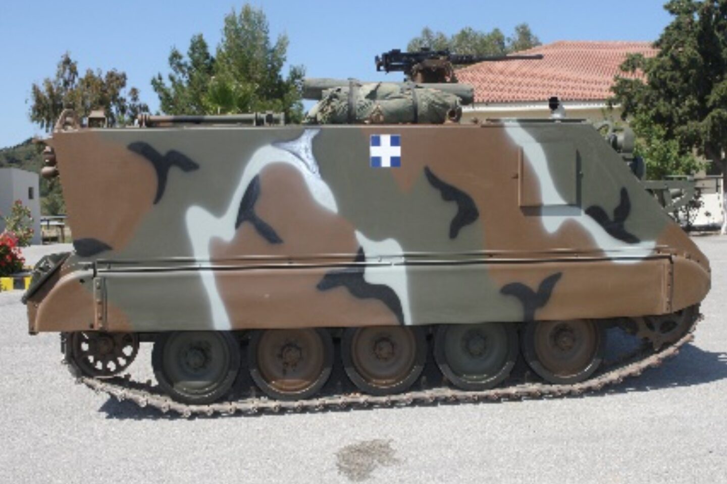M113