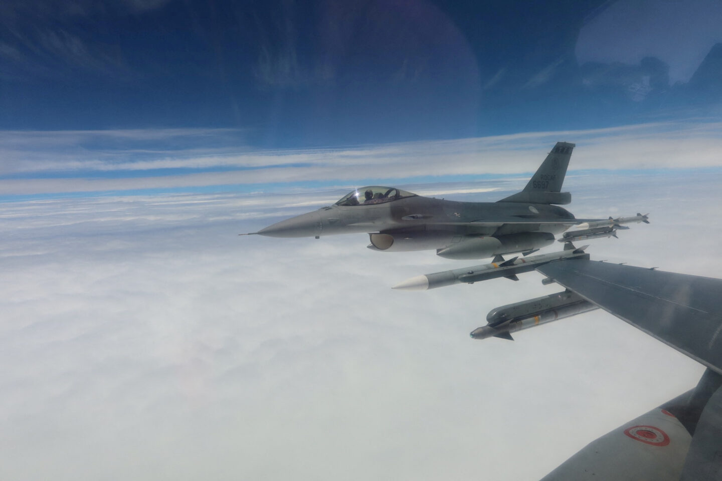 F-16
