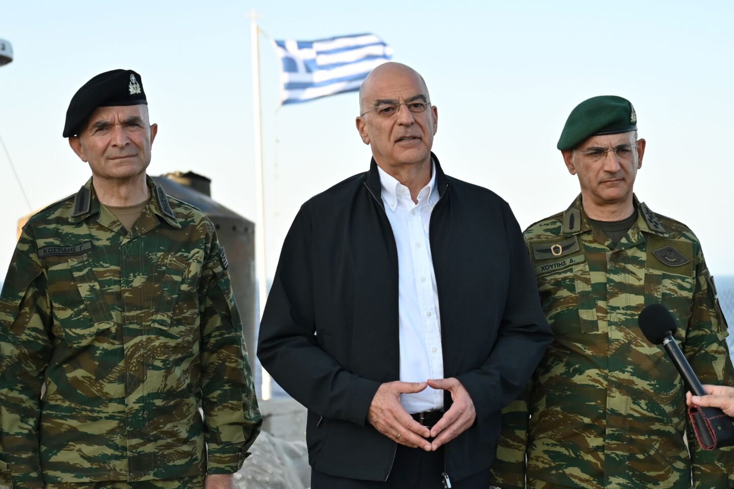 Δένδιας