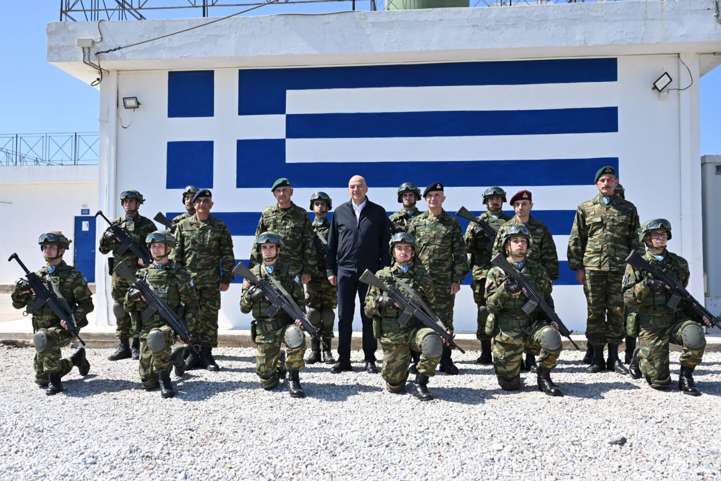 Δένδιας