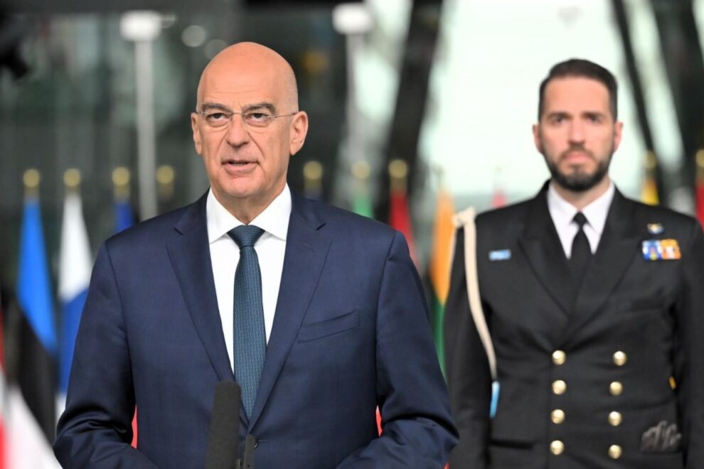 Δένδιας