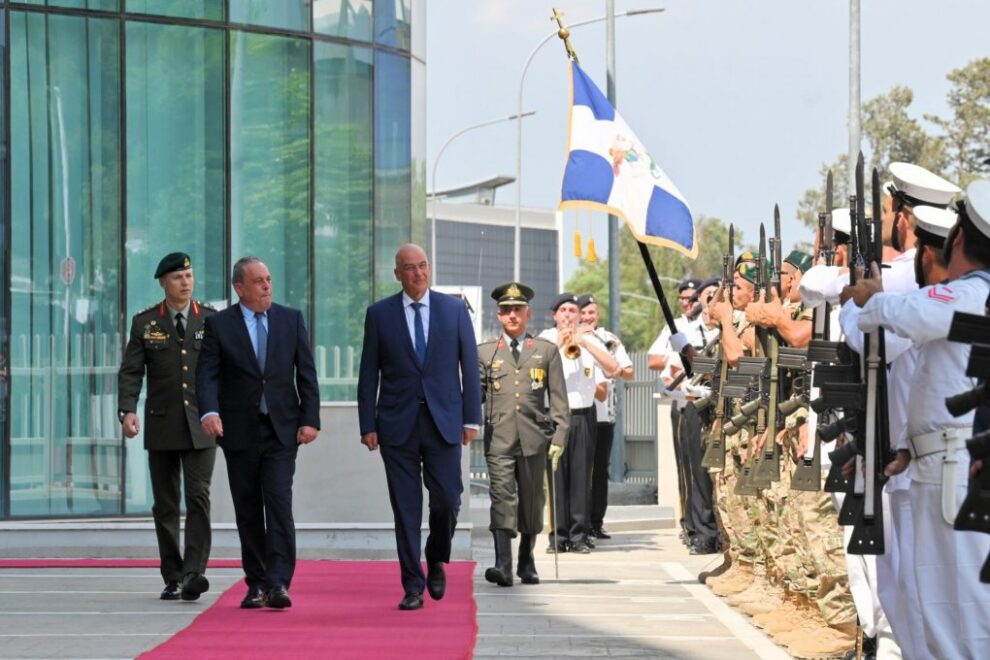 Δένδιας 